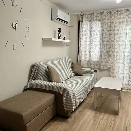 Bajo N/1 Apartment
